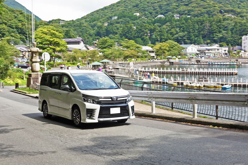 レンタカーを活用するメリットとデメリット